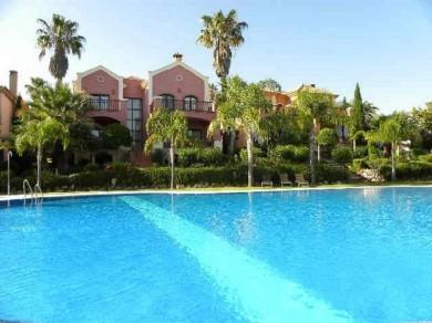 Chalet con 6 dormitorios se vende en Marbella, Costa del Sol