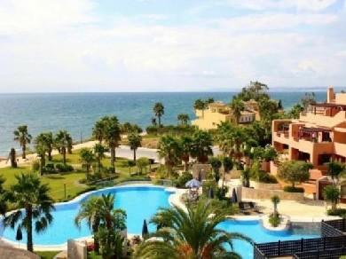 Apartamento con 2 dormitorios se vende en Estepona, Costa del Sol