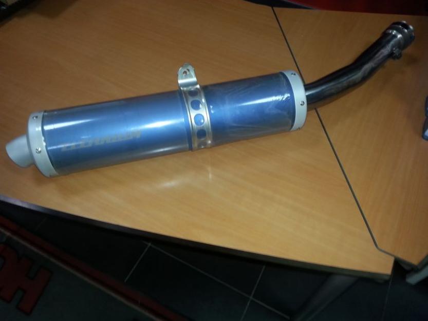 Silencioso original Yamaha R1 año 00/01