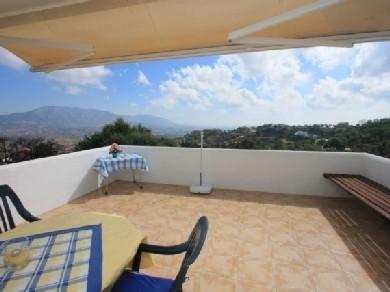 Apartamento con 2 dormitorios se vende en Marbella, Costa del Sol