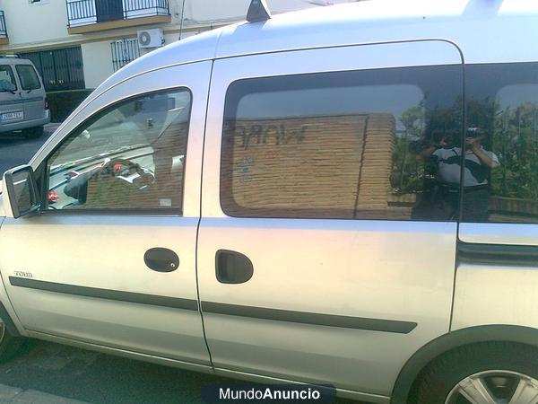 Se vende furgoneta opel combo