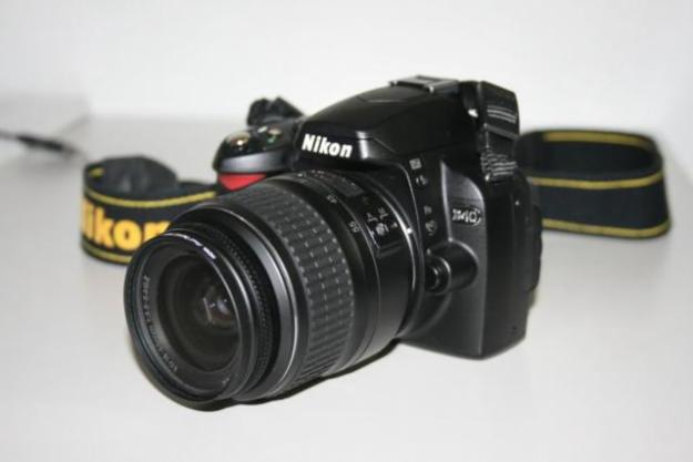 Vendo Nikon D40 (200eur) + Nikon F55 con funda (100euro)