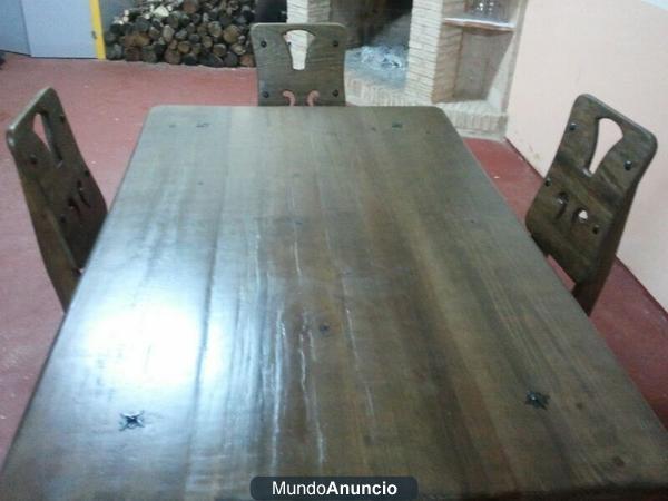 MESA Y SILLAS DE MADERA MACIZA