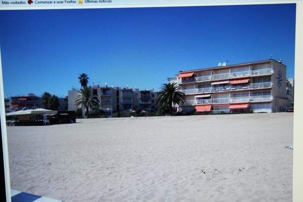 CAMBRILS VENTA DE APARTAMENTO A PIE DE PLAYA LA LLOSA ,PROXIMO AL PUERTO