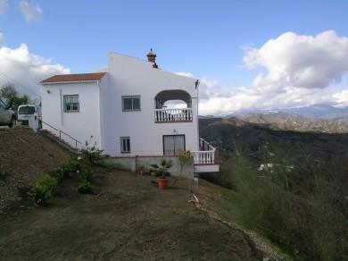 Chalet con 3 dormitorios se vende en Iznate, Axarquia