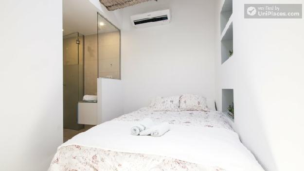 Cool 2-bedroom attic apartment in lively Malasaña