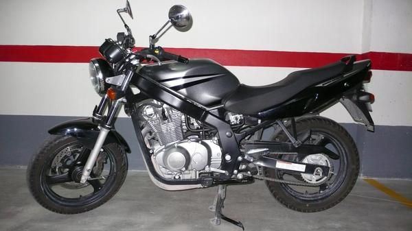 Suzuki GS 500