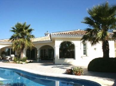 Chalet con 4 dormitorios se vende en Mijas Costa, Costa del Sol