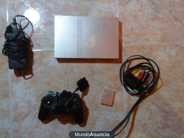 PLAY STATION 2 SLIM PLATEADA + 2 MANDOS + MEMORY CARD