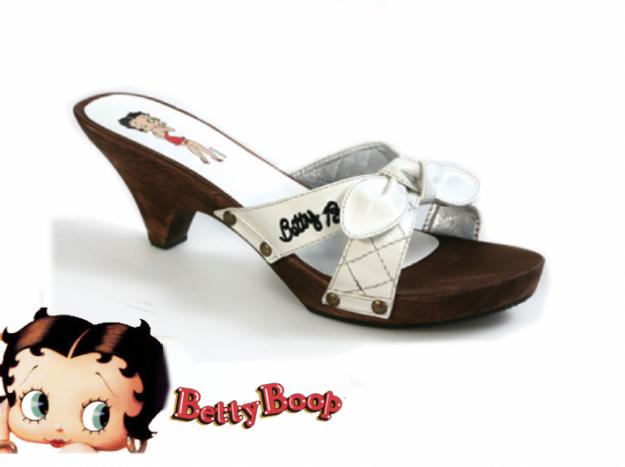 SANDALIAS DE BETTY  BOOP