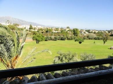 Apartamento con 3 dormitorios se vende en Marbella, Costa del Sol