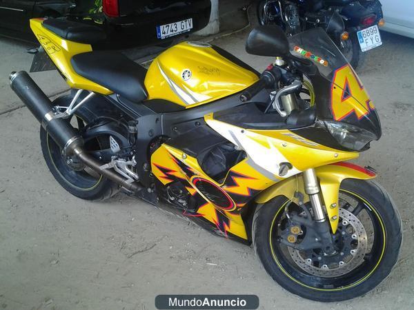 YAMAHA 600 R6 VALENTINO ROSSI AÑO 2005 SOLO X 2500 €