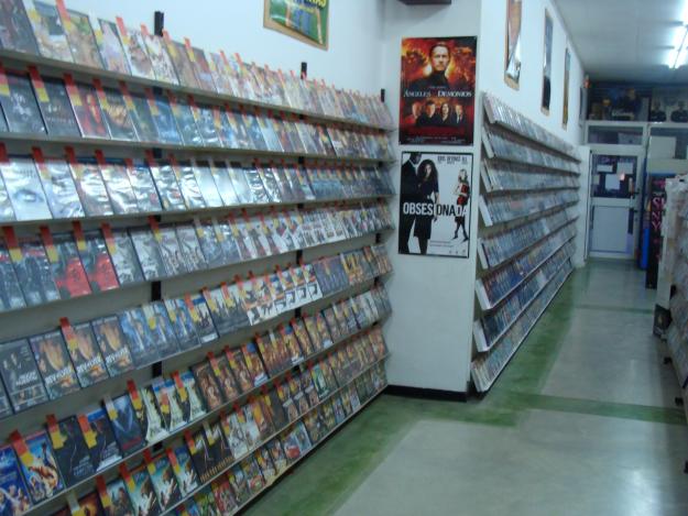 VENTA DE ESTANTERIAS METALICAS PROCEDENTES DE VIDEO CLUB POR CIERRE