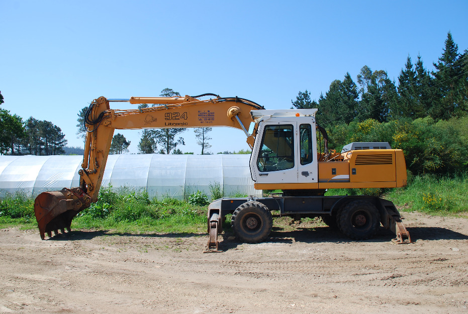 Excavadora liebherr 924 litronic + accesorios