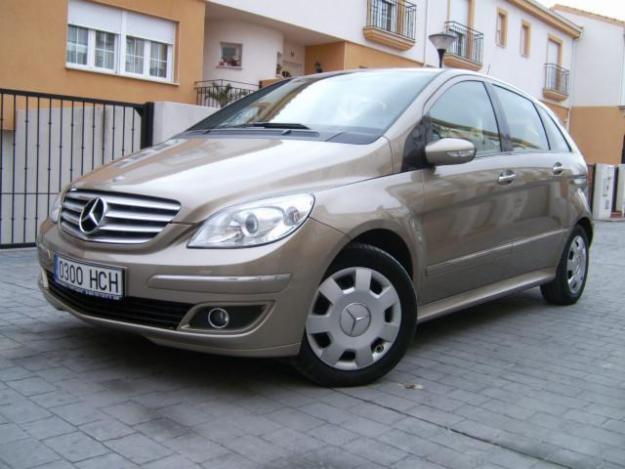 Mercedes-Benz B 180 ELEGANCE-110CV