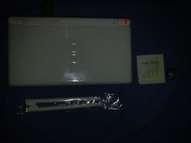 DS Lite Blanca con muchos extras