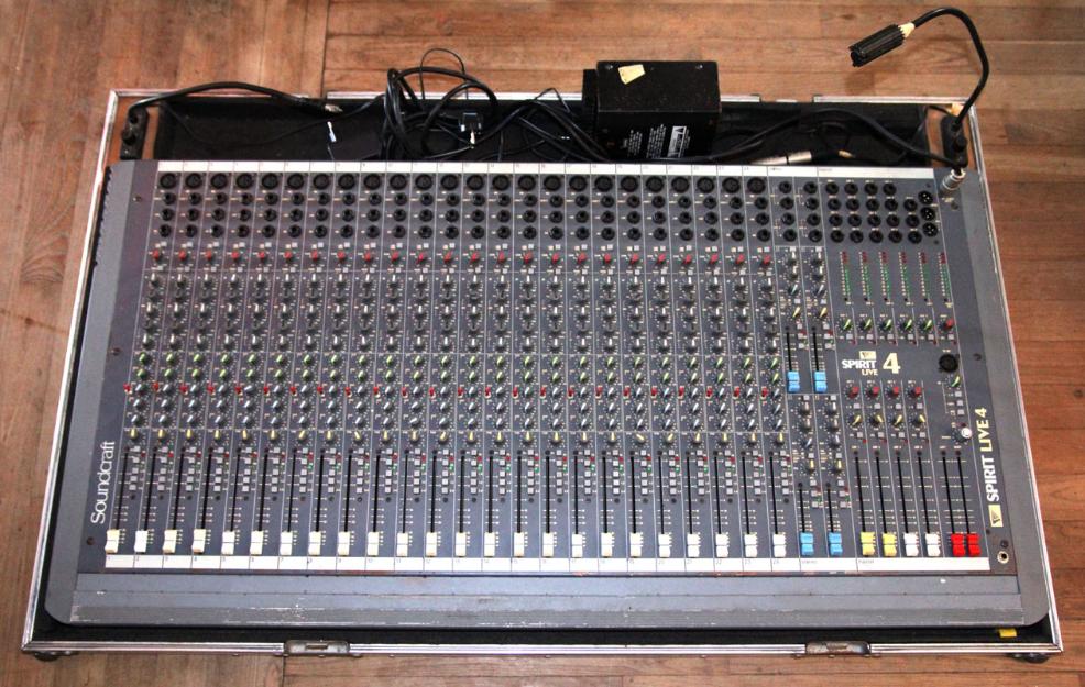 Mesa de mezclas soundcraft live 4 spirit 32 canales(escucho ofertas y cambios)