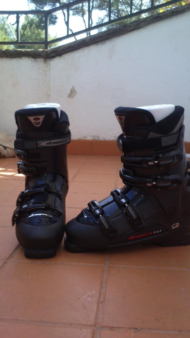 Botas de esquí marca NORDICA T6.1