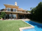 Chalet con 6 dormitorios se vende en Marbella, Costa del Sol - mejor precio | unprecio.es