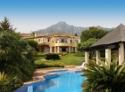 Chalet con 5 dormitorios se vende en Marbella, Costa del Sol - mejor precio | unprecio.es