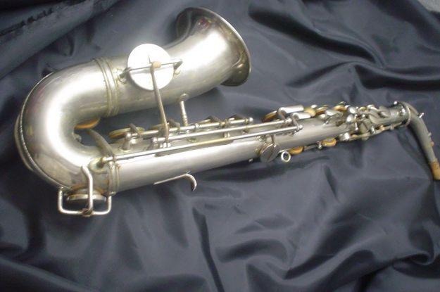 Vendo saxo alto Conn Chu Berry