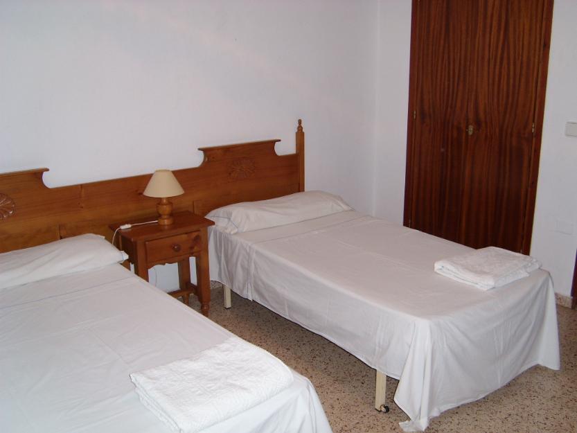 Se alquila apartamento en centro san antonio