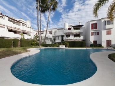 Apartamento con 3 dormitorios se vende en Estepona, Costa del Sol