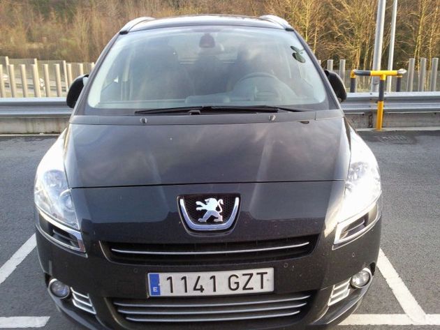 PEUGEOT 5008 1.6 VTi Premium