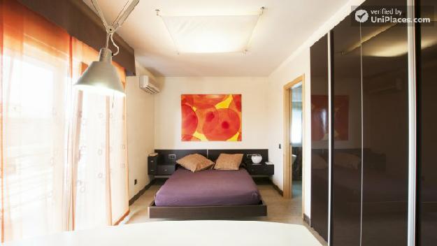 Rooms available - Amazing 3-bedroom house in cosmopolitan Coslada