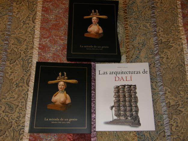 Libro: 2 tomos sobre Dalí. 