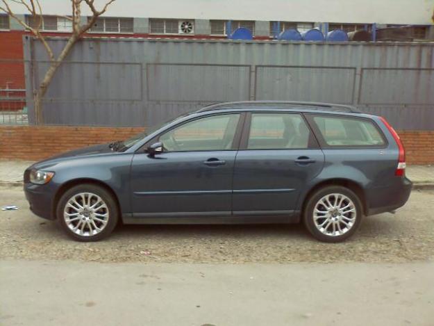 Volvo V50 T5 AWD MOMENTUM