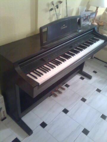 PIANO CLAVINOVA