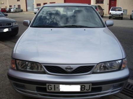 Nissan Almera 20 75 CV  en Girona