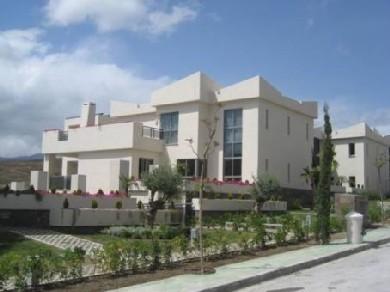 Apartamento con 2 dormitorios se vende en Estepona, Costa del Sol