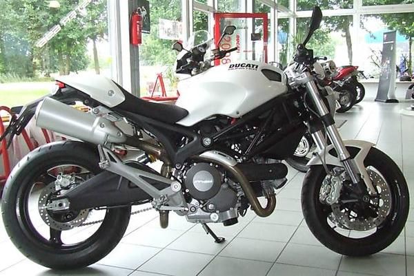 Ducati Monster 696+