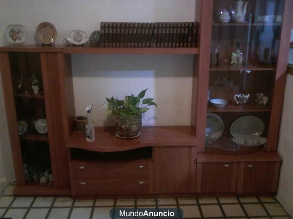 Mueble y mesa de cerezo