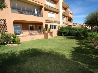 Apartamento con 2 dormitorios se vende en Marbella, Costa del Sol