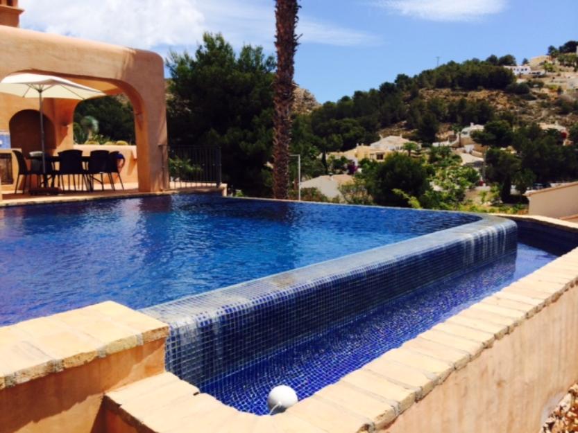 Magnifica Villa en Alquiler en Moraira