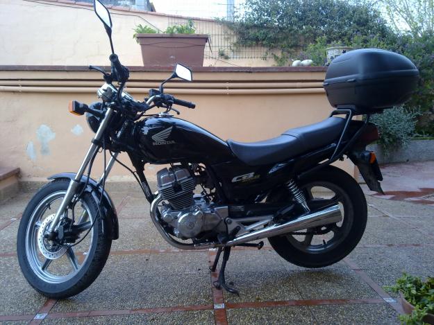 Honda cb 250 (negra)