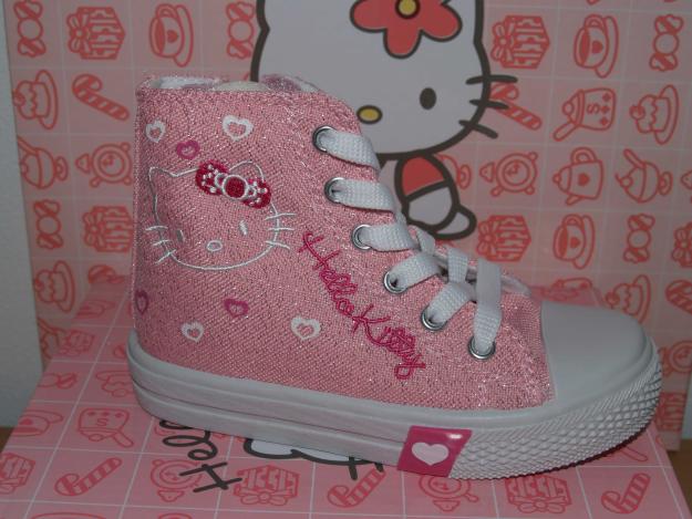 Zapatillas Oficiles HELLO KITTY.