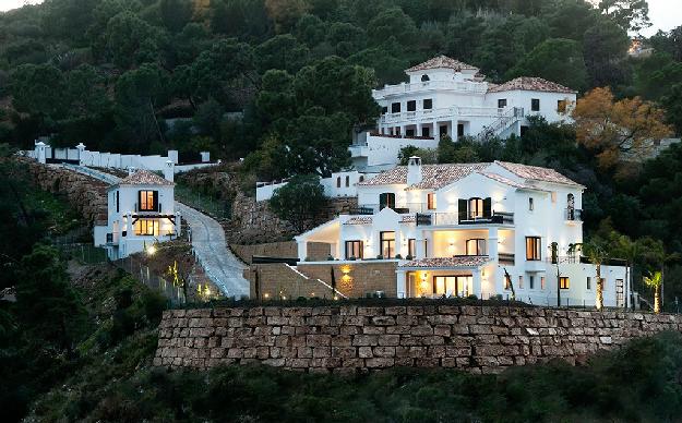 Villas a la venta en El Madroñal Costa del Sol