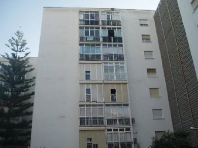 Apartamento con 3 dormitorios se vende en Estepona, Costa del Sol