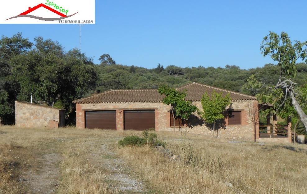 Finca con chalet en venta