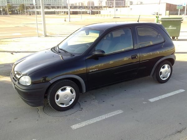 Vendo Opel Corsa 1994 Color Negro 3 puertas estado impecable
