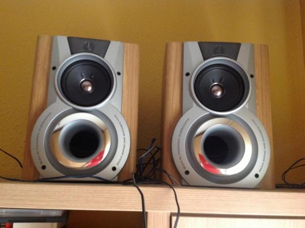 Altavoces aiwa