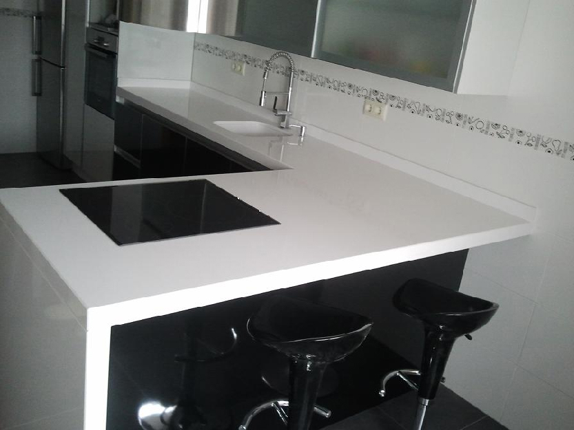 Instaladores de encimeras de cocina en silestone