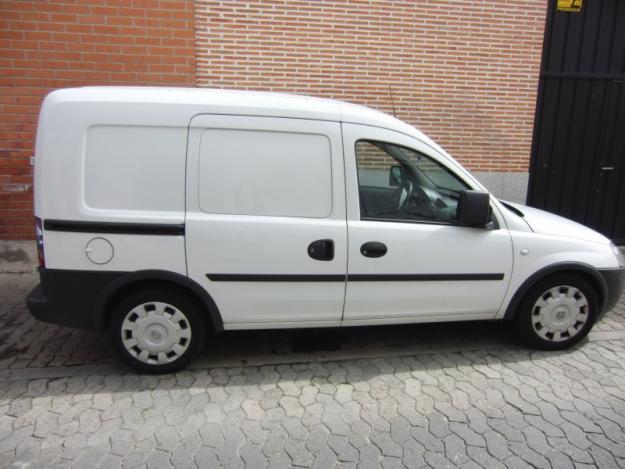 Se vende Opel Combo 1. 3 CDTI