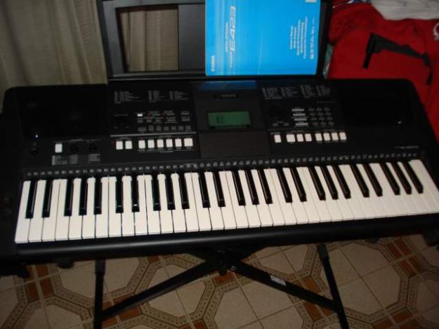 SE VENDE teclado Yamaha psre 423 por 180 €