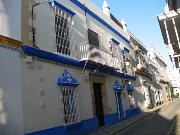 Casa de dos plantas en el centro, C/Alamo nº 4