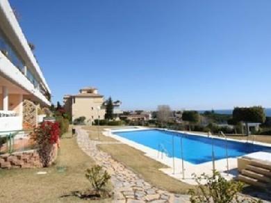 Apartamento con 2 dormitorios se vende en Marbella, Costa del Sol